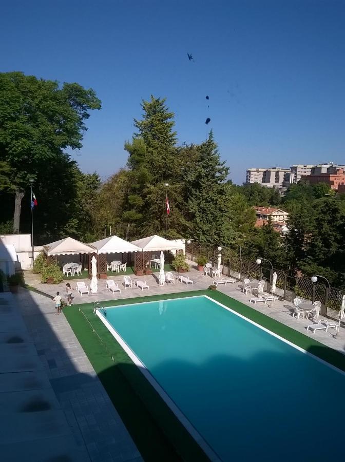 Hotel Du Parc Atri Luaran gambar