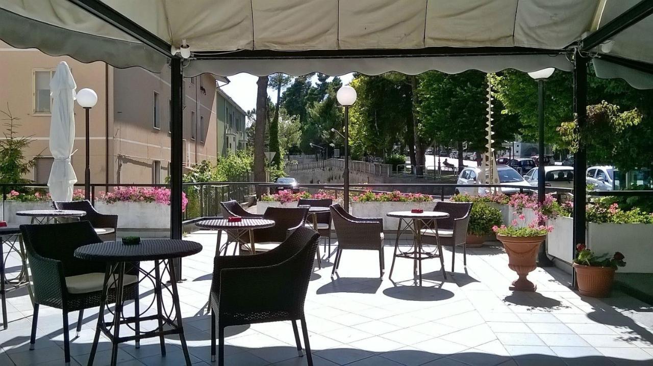 Hotel Du Parc Atri Luaran gambar
