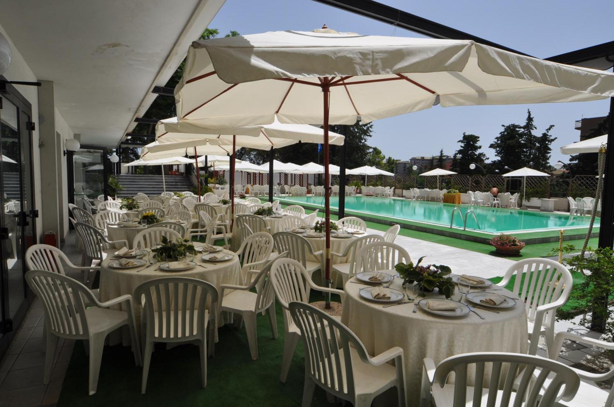 Hotel Du Parc Atri Luaran gambar